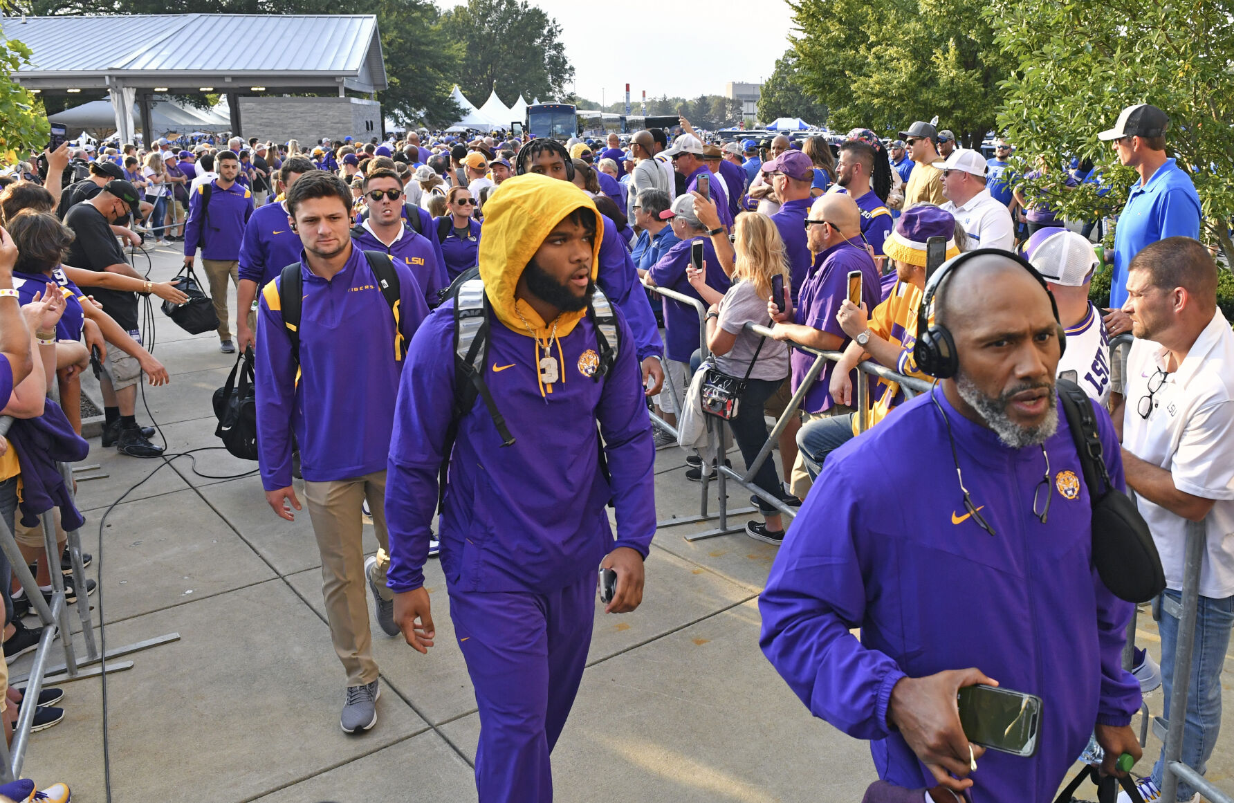lsukentucky.101021 HS 387.JPG